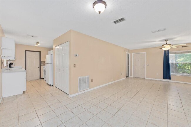 Building Photo - 5484 NW 63rd Pl