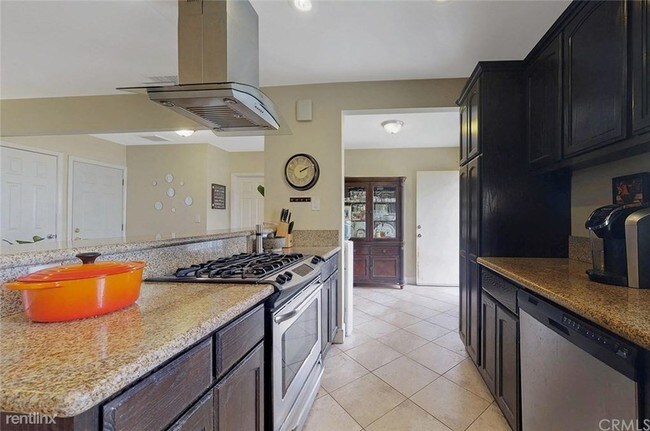 Building Photo - 3 br, 2 bath  - 5350 E Coralite St