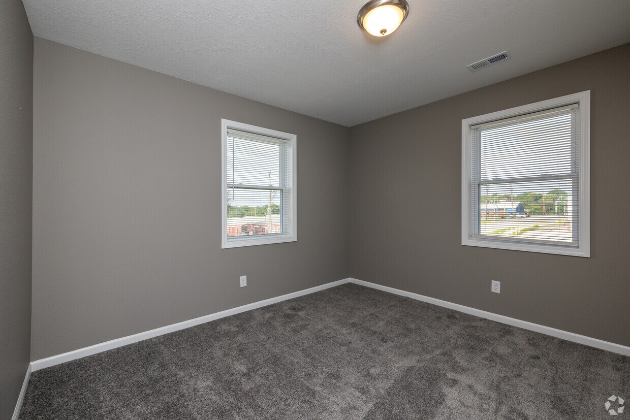 Legacy Apartments 1318 E 89th St Kansas City, MO Apartments for