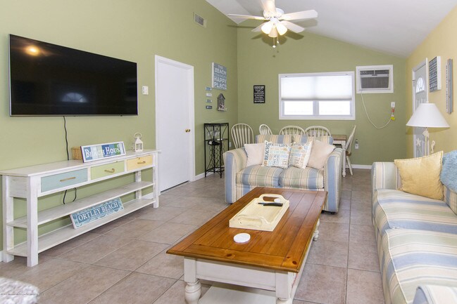 Building Photo - 110 Albacore Dr