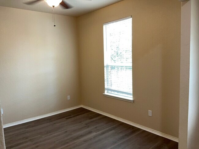 Building Photo - 2967 Nicholas Cove