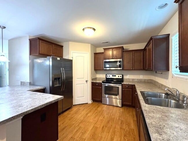 Foto del edificio - ~~~~~~~~ Park Place Townhomes ~~~~~~~ Pretty 3 bedroom 2.5 bath unit~~~~~