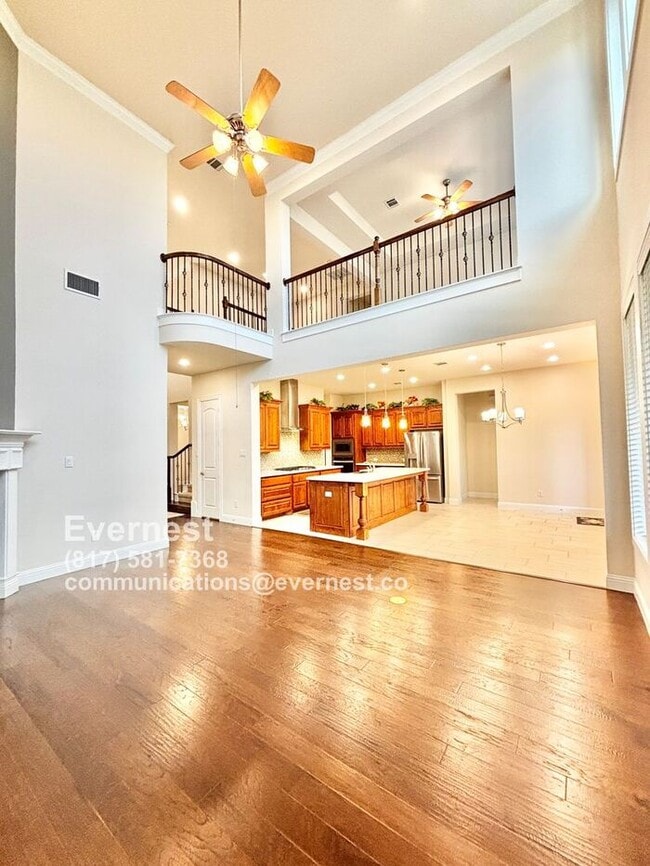 Building Photo - Gorgeous 5-Bedroom Home with Modern Comfor...