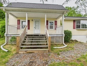 Building Photo - 1036 Albemarle Ave