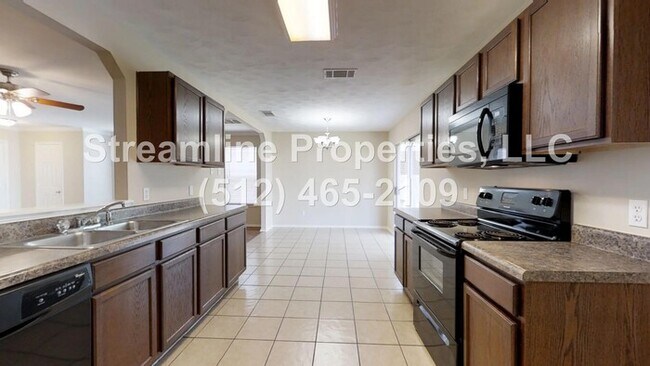 Building Photo - Great 3 bedroom 2 bath house