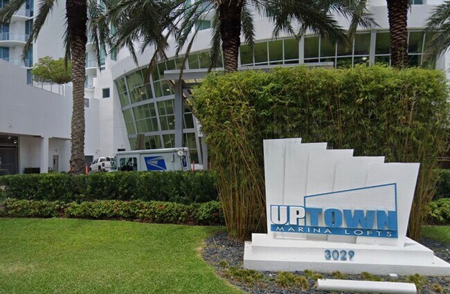 Uptown Marina Lofts In Aventura Fl. - 3029 NE 188th St