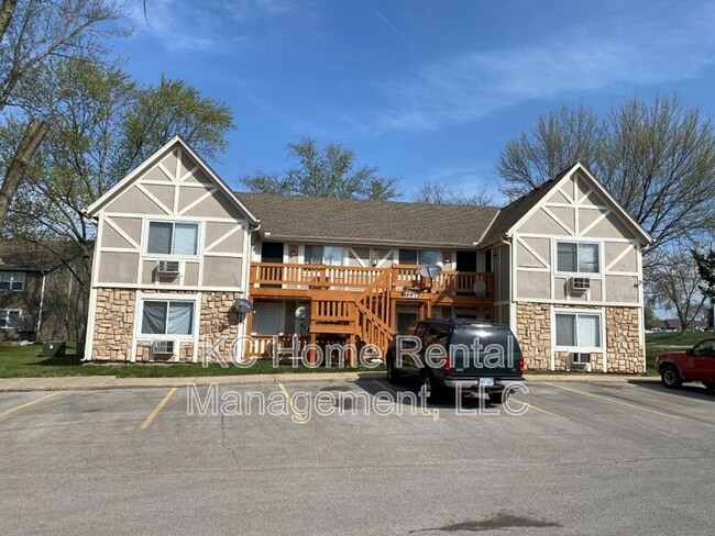 Building Photo - 561 N Somerset Terrace