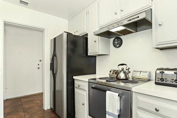 Foto del edificio - 1820 Canyon Dr