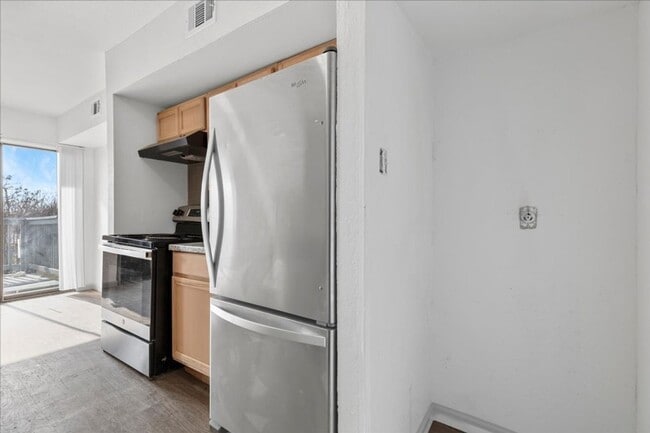 Building Photo - 5220 Tahoe Trail