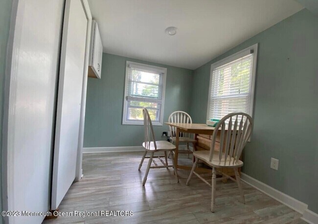 Foto del edificio - 222 Norwood Ln