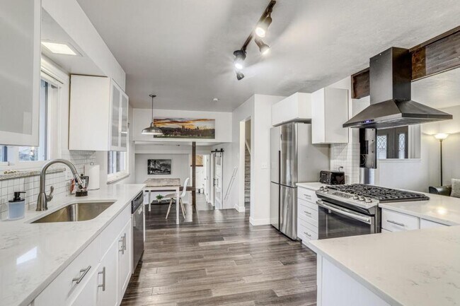 Foto del edificio - 2860 S Golden Way