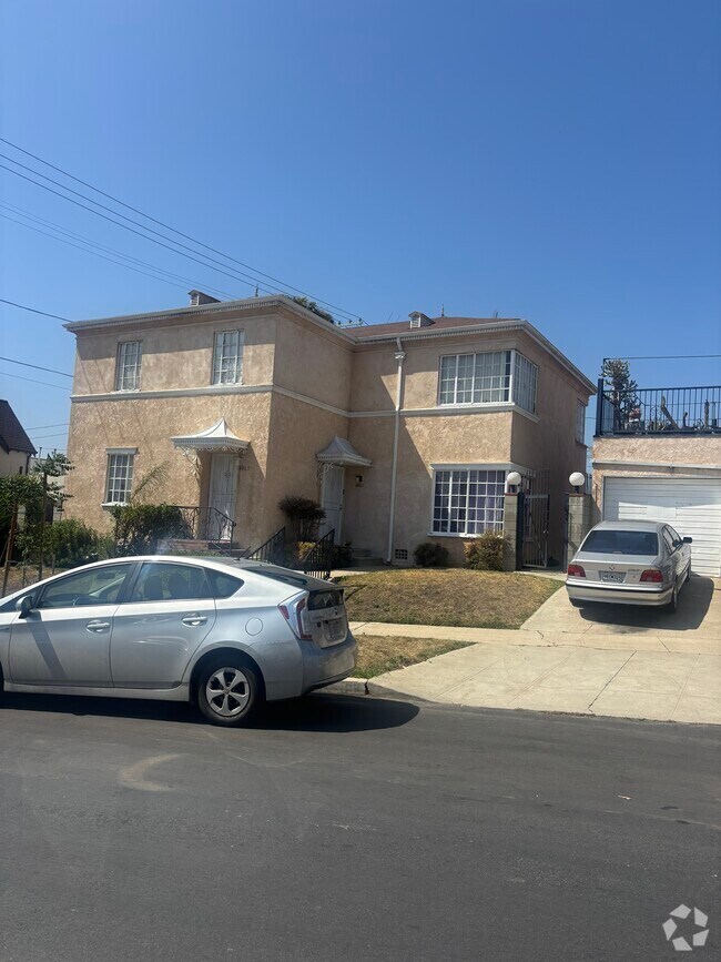 Building Photo - 4861 Dockweiler St