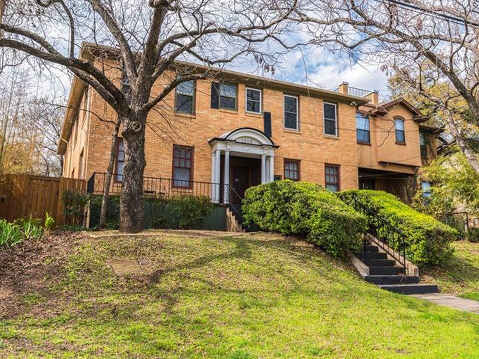 Primary Photo - 1019 E Riverside Dr