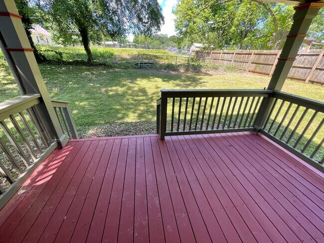 Foto del edificio - 713 Bonnie Brae Ave SW