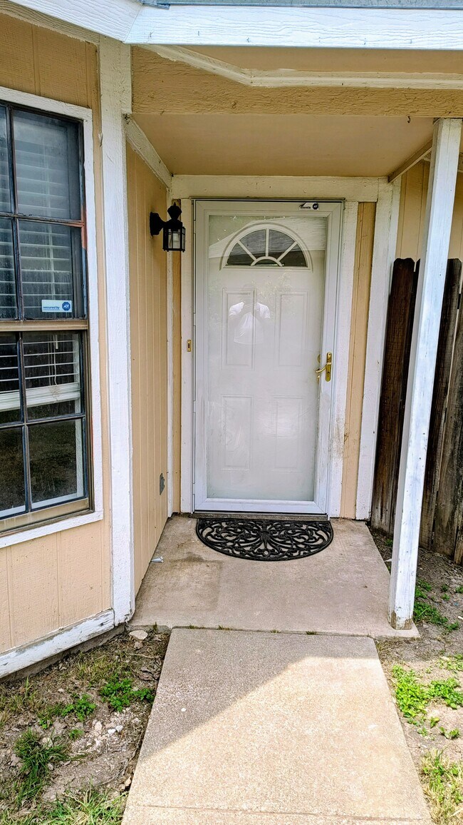 Foto del edificio - 3905 Pickwick Ln