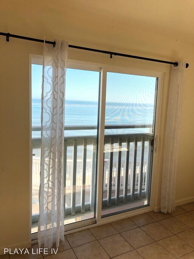Building Photo - 6653 Del Playa Dr