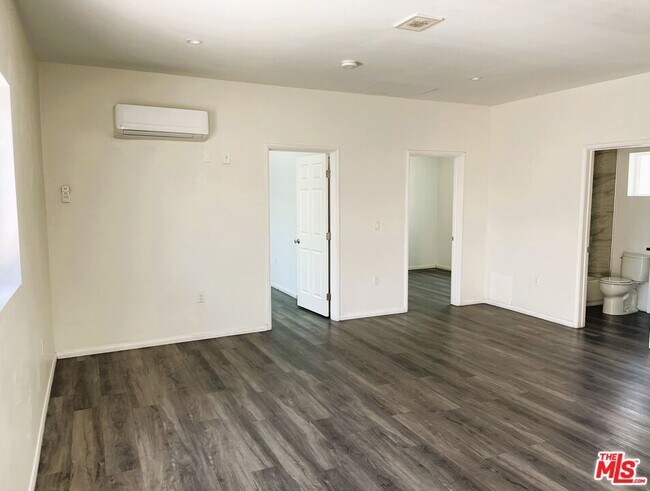 Foto del edificio - 1106 W 91st St