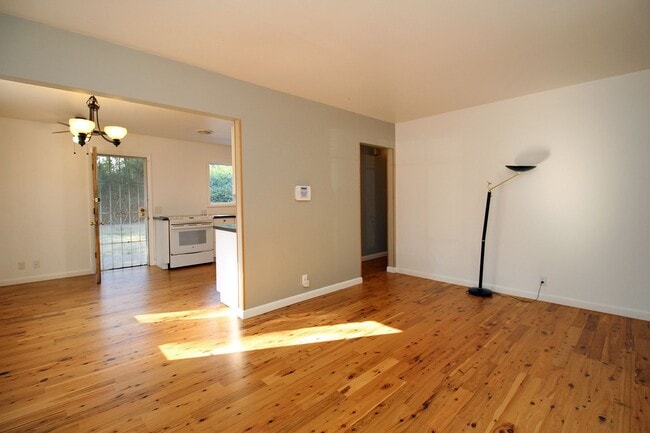Foto del edificio - 2923 NE 92nd Ave