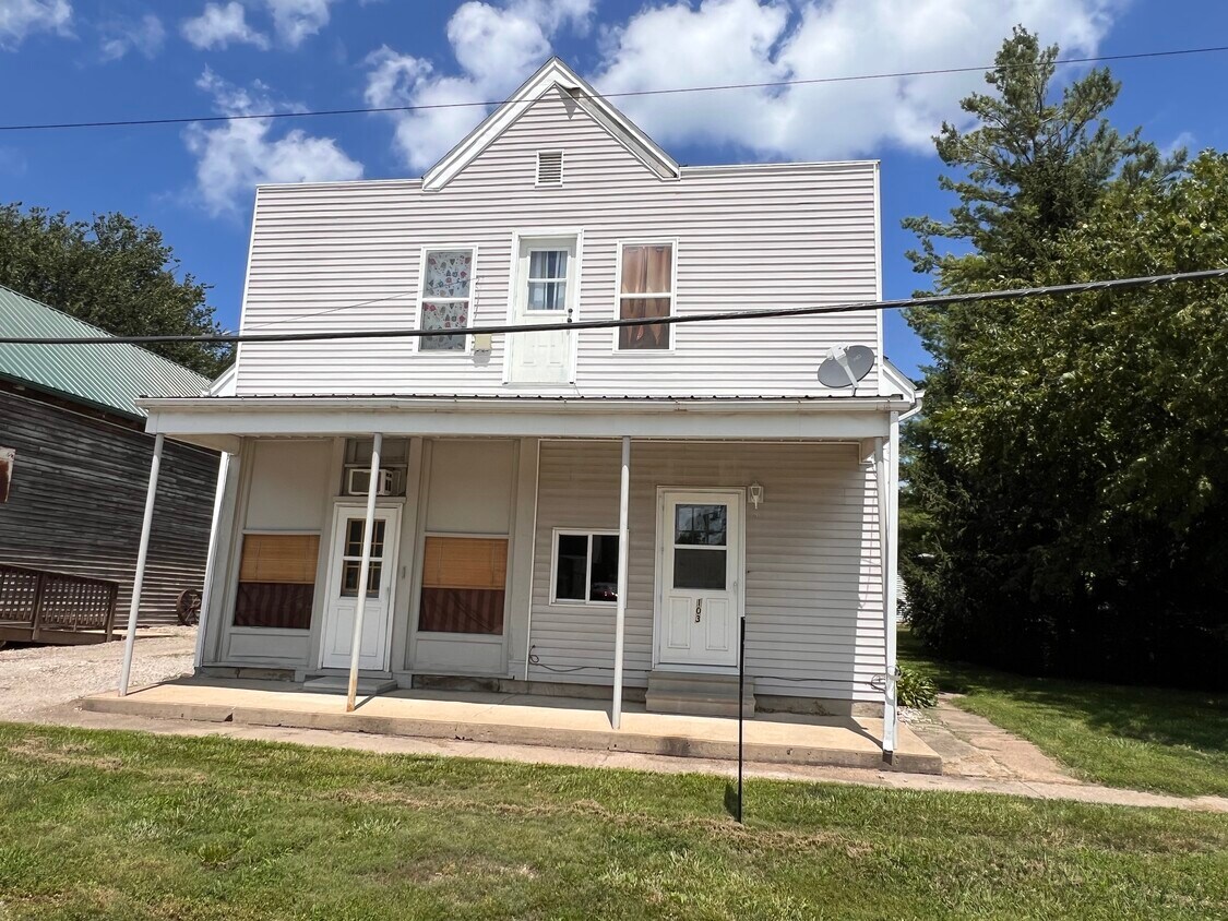 Primary Photo - 103 W Maple Ave