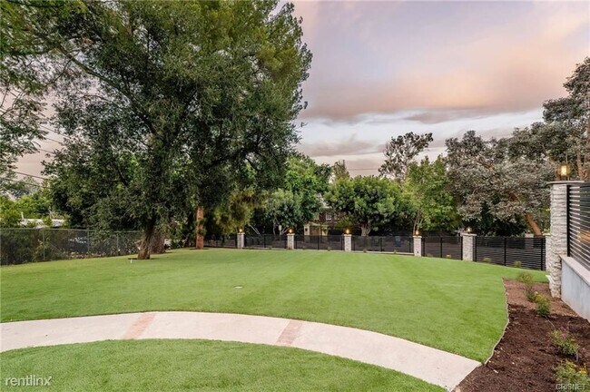 Building Photo - 4 br, 3 bath House - 4641 Caritina Dr