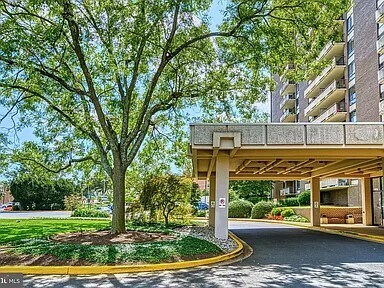 Foto del edificio - 1800 Old Meadow Rd