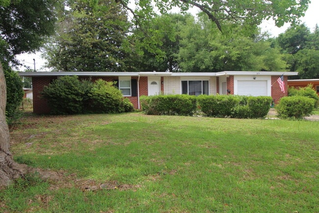 Building Photo - 3BR Home Near Belvedere Park with Bonus Flex Space, Garage & Convenient Access to Shopping, Schoo...