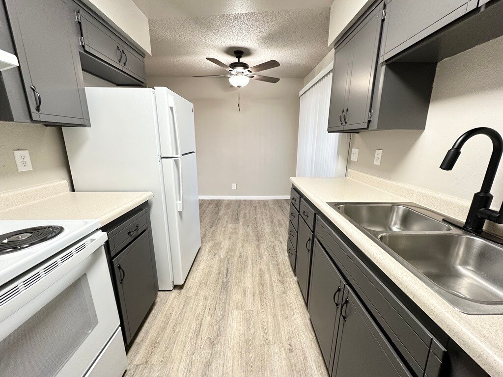 Remodelación de planta alta 2x1 - Creekside Apartments