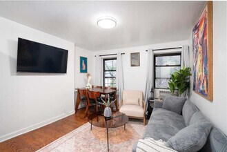 Building Photo - 225 E 30th St