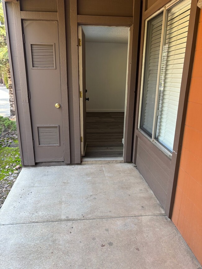 Building Photo - 1200 S Riordan Ranch St