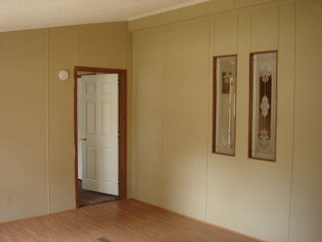 Building Photo - 100 Richland St