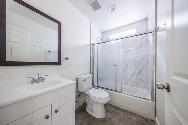 Foto del edificio - 946 E 21st St