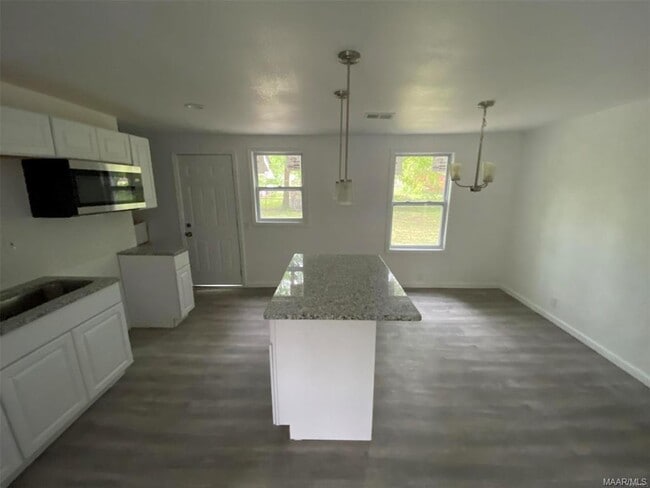 Building Photo - 351 Collinwood Ave