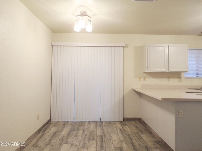 Building Photo - 4406 Buena Loma Way