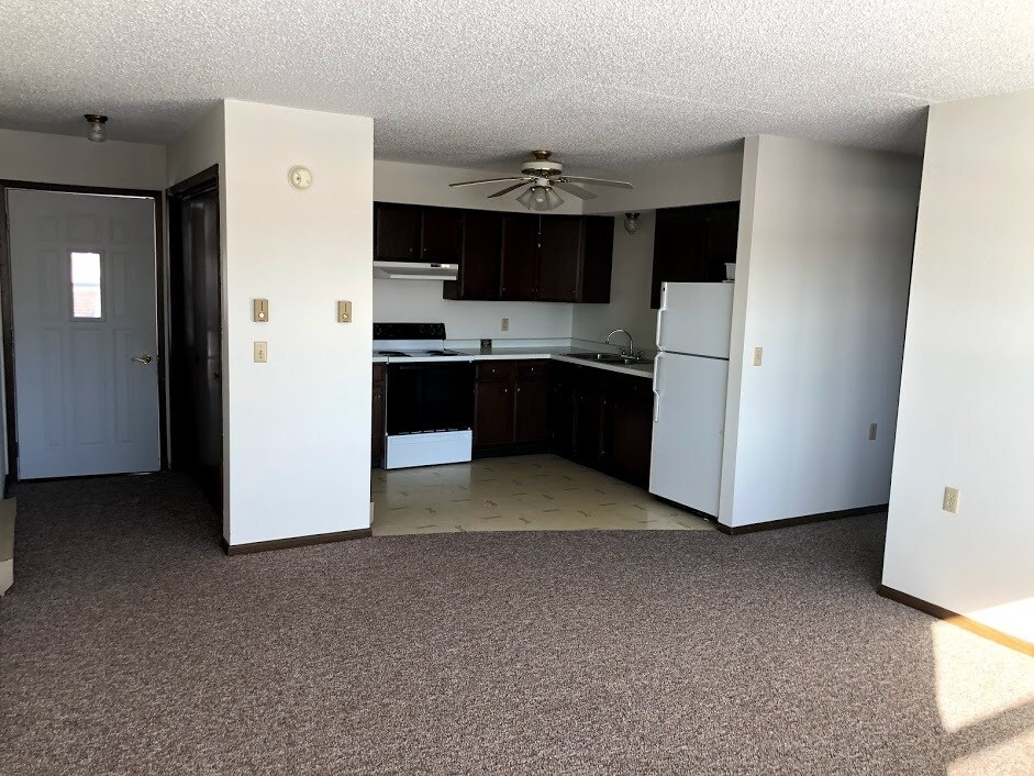 100 Saratoga St Unit 5, New Hartford, IA 50660 Apartments in New