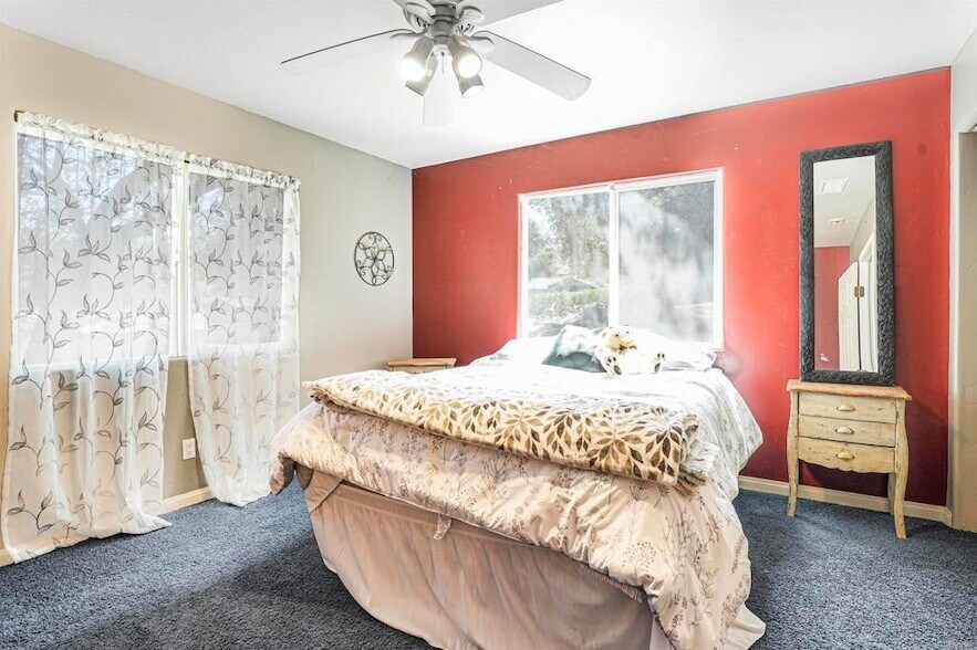 Foto principal - 29012 Oak Ln