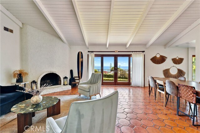 Foto del edificio - 7161 Grasswood Ave