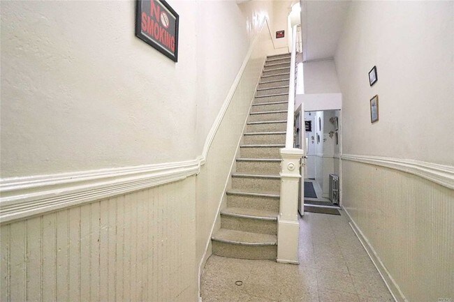 Foto del interior - 925 Metropolitan Ave