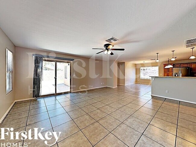 Foto del edificio - 2050 W Hayden Peak Dr