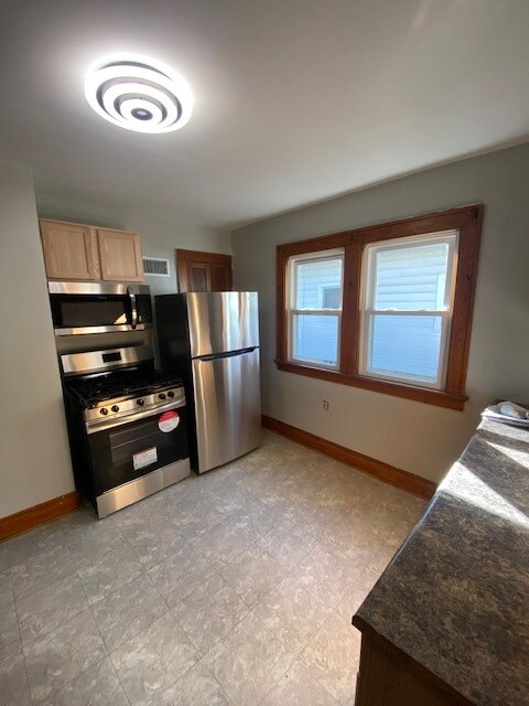 Building Photo - 2169 S 66th St