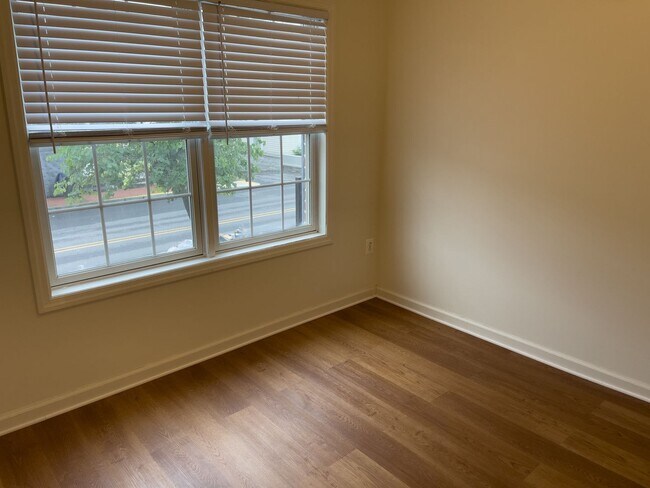 Foto del edificio - 3BR/ 2.5 Bath Modern Townhouse