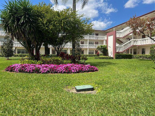 Foto principal - 488 Fanshaw L
