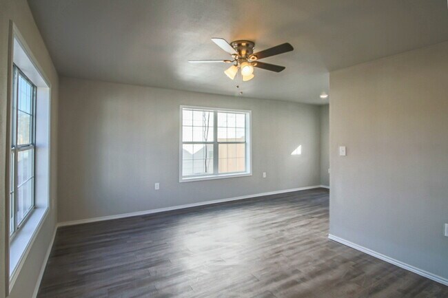 Foto del edificio - Remodeled 2 bedroom 2 bath