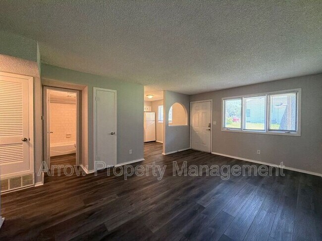Foto del edificio - 729 H St