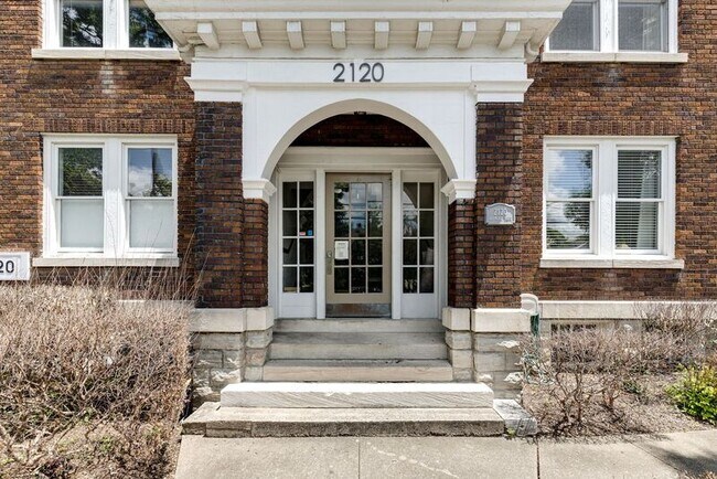 Building Photo - 2120 Belmont Blvd