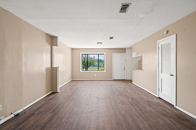 Building Photo - Cute Two Bedroom House, Minutes from TTU &...
