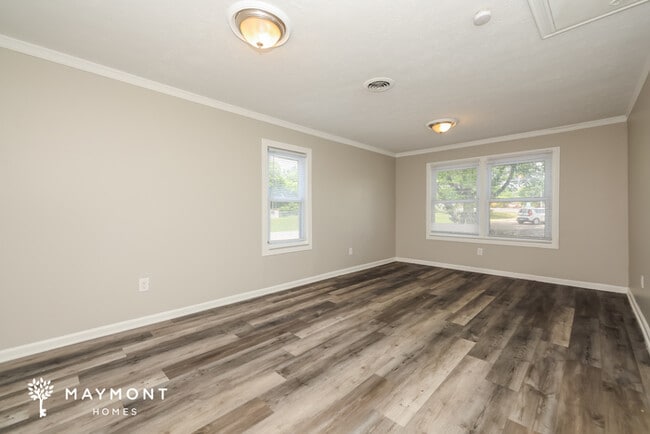 Building Photo - 1176 Highview Dr