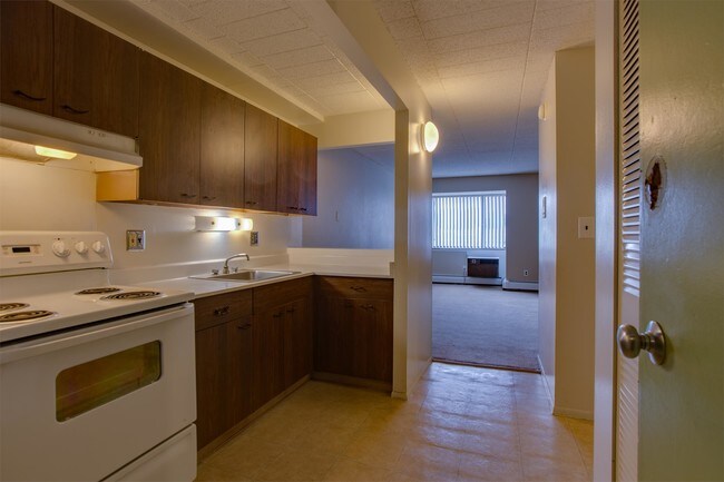 Building Photo - 1369 M-85