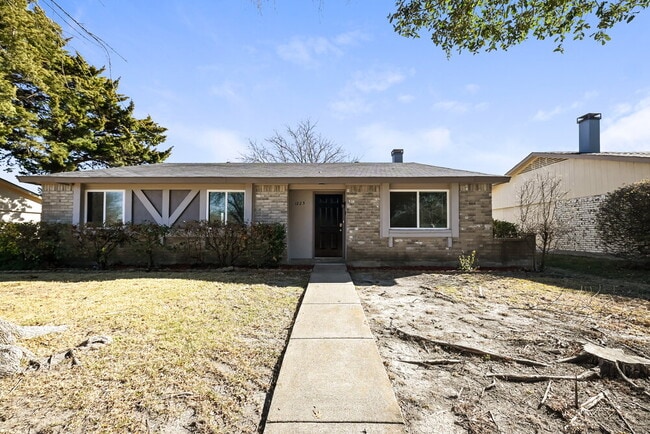 Building Photo - 1522 Sunset Ln