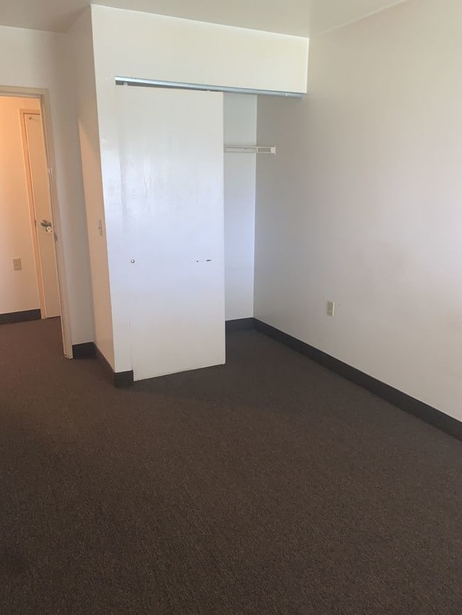 Building Photo - Unit 202 - Senior Building