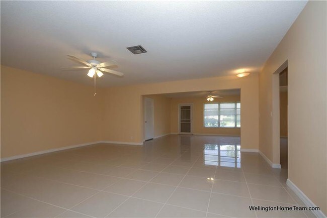 Building Photo - 2886 Fernley Dr E
